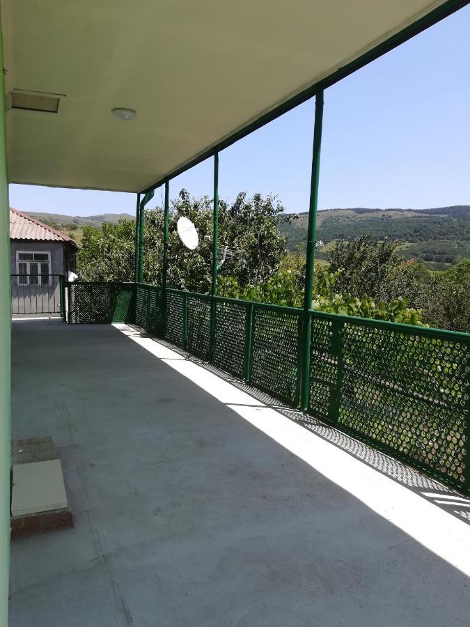 Guest House Luka Manglisi Exterior photo